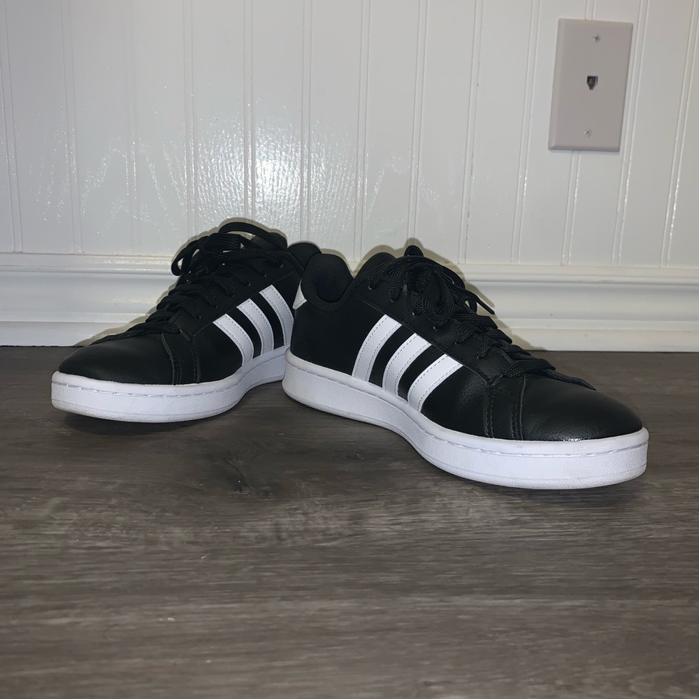 Adidas Grand Court Leather Sneaker Size 7